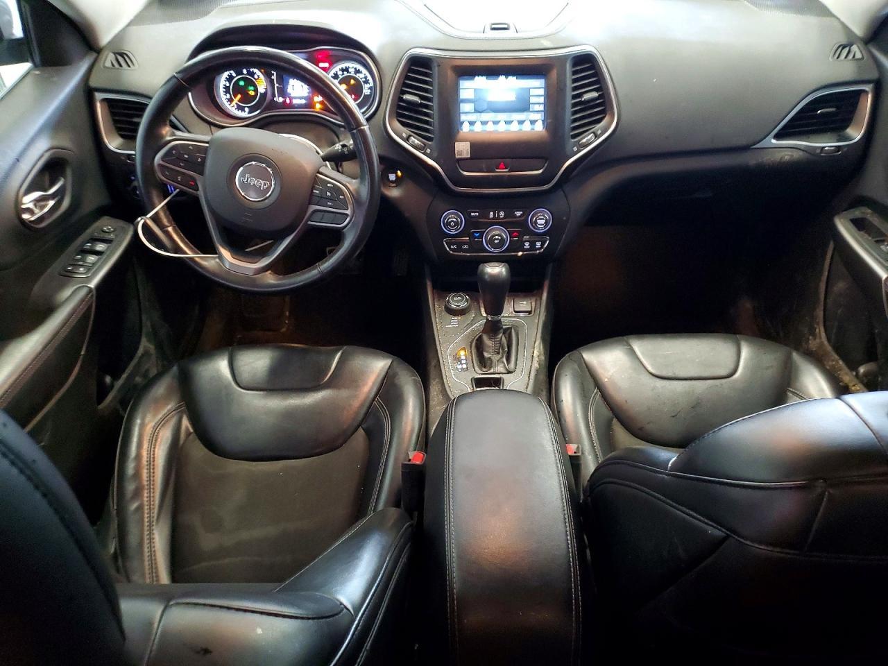 2019 Jeep Cherokee Latitude Plus - zdjęcie 8