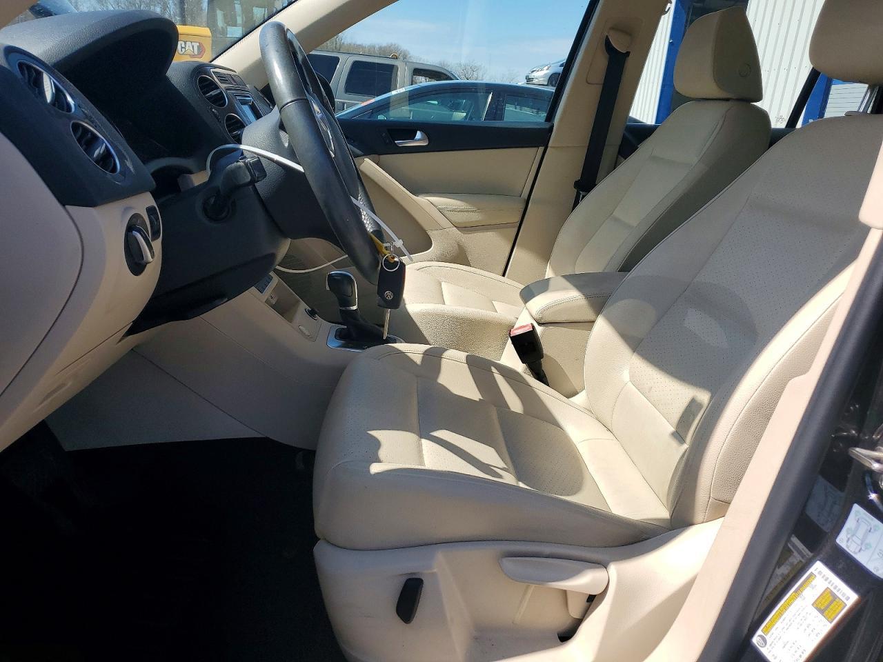 2016 Volkswagen Tiguan S - zdjęcie 7