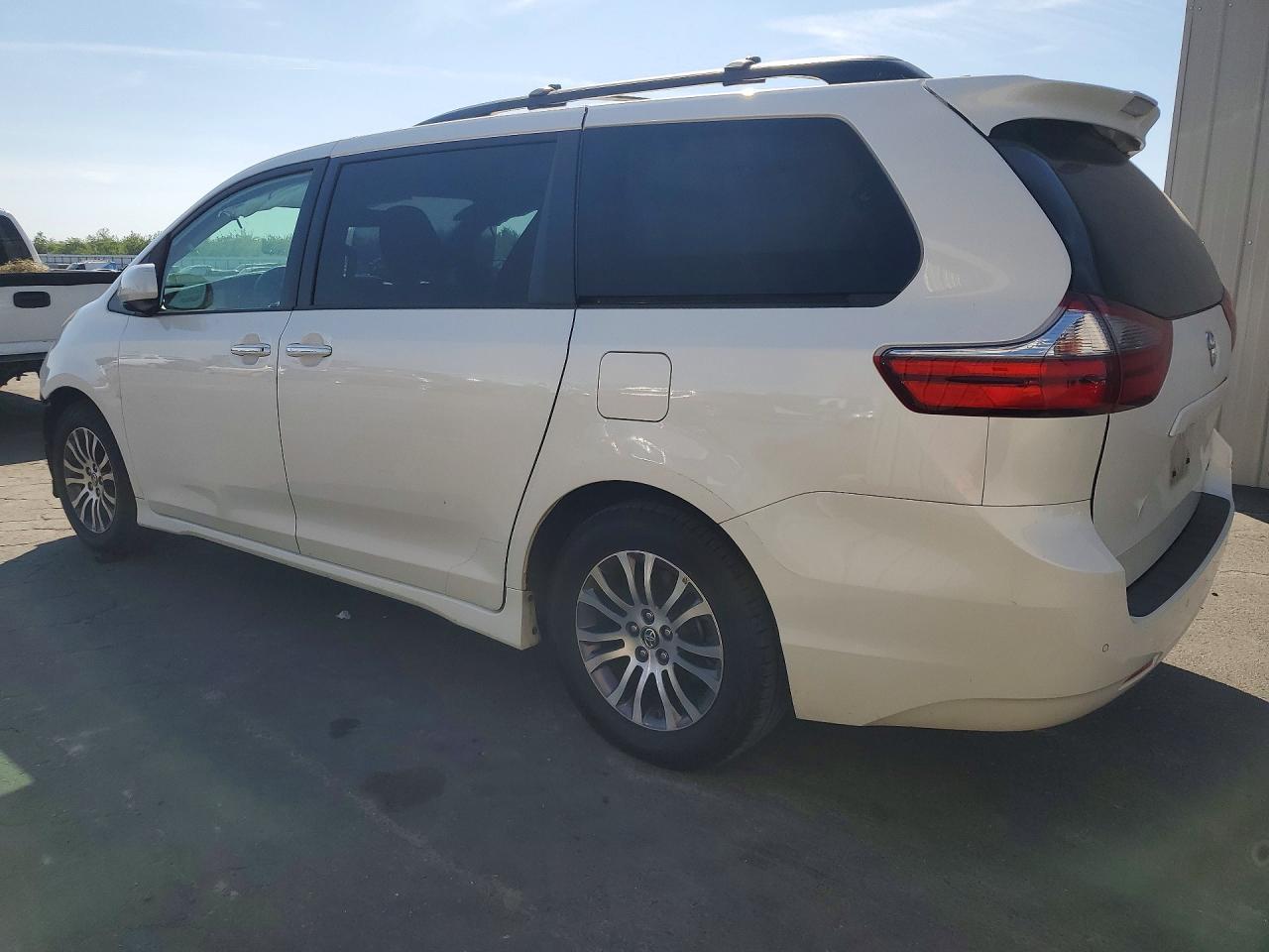 2020 Toyota Sienna Xle Premium 8-Passenger - zdjęcie 2