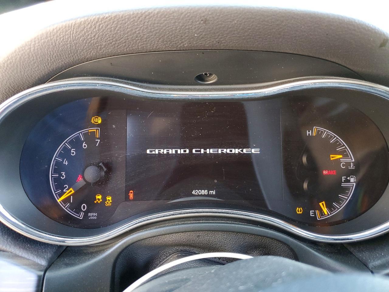 2020 Jeep Grand Cherokee Laredo - zdjęcie 9