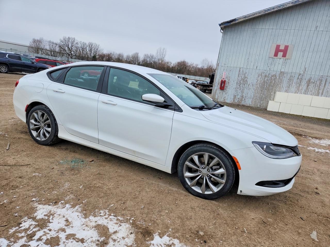 2016 Chrysler 200 S - zdjęcie 4