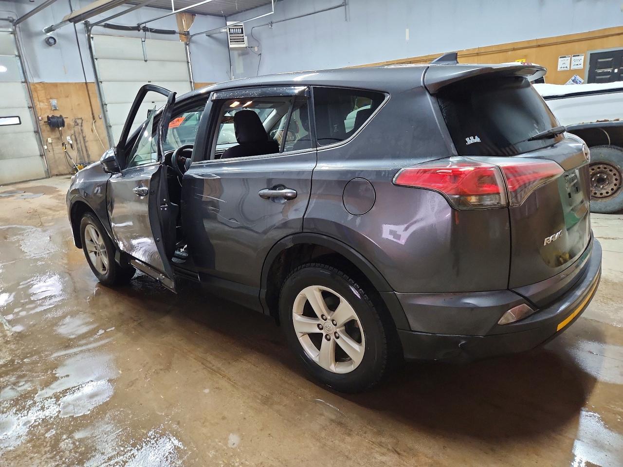 2017 Toyota Rav4 Le - zdjęcie 2