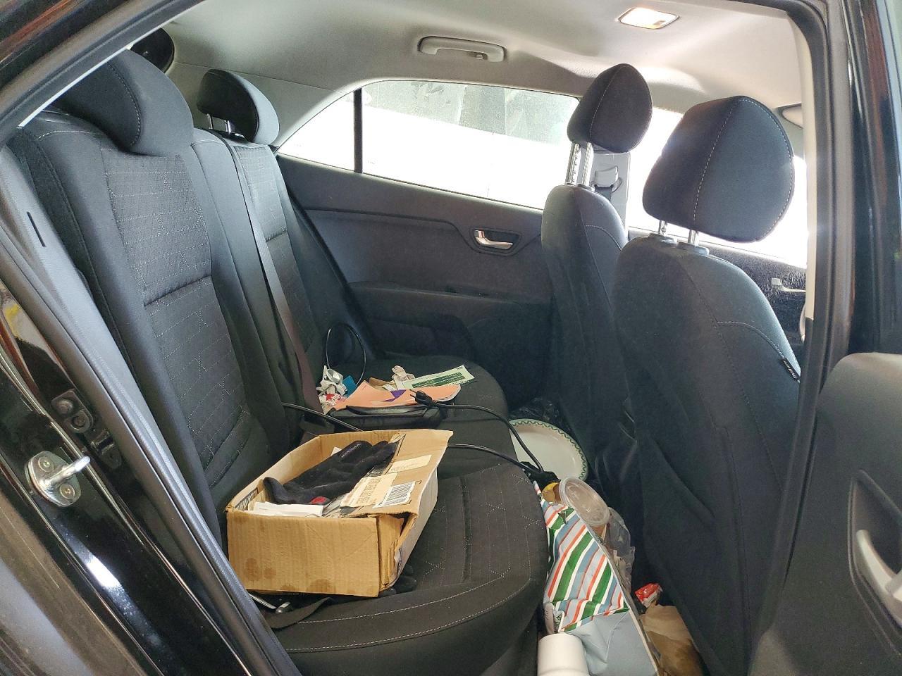 2022 Kia Rio 5-Door S - zdjęcie 11