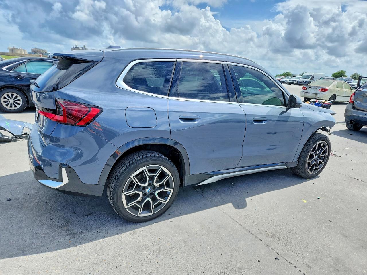 2025 BMW X1 xDrive28I - zdjęcie 3