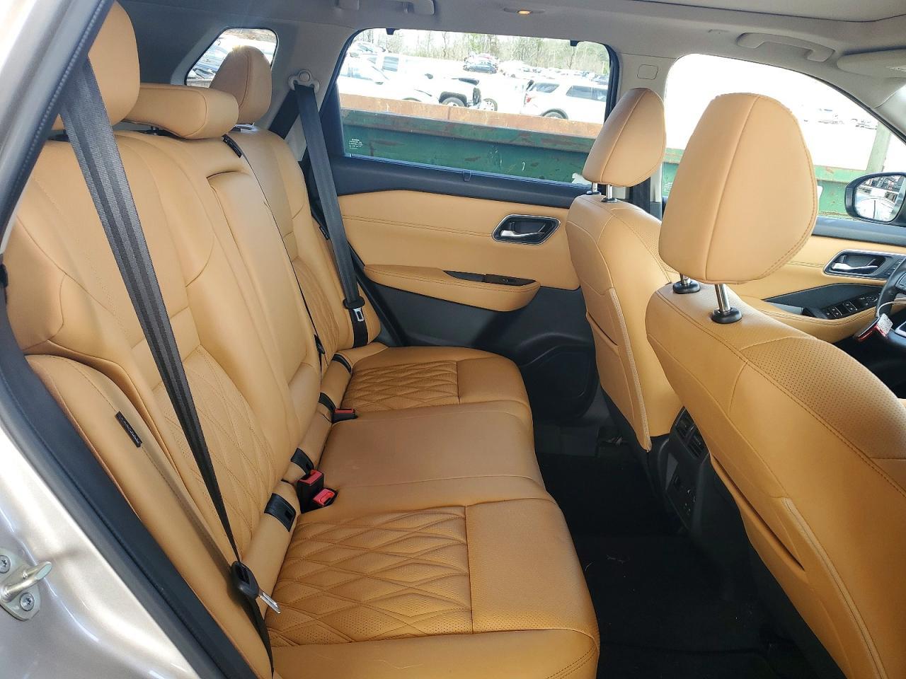 2023 Nissan Rogue Platinum - zdjęcie 11