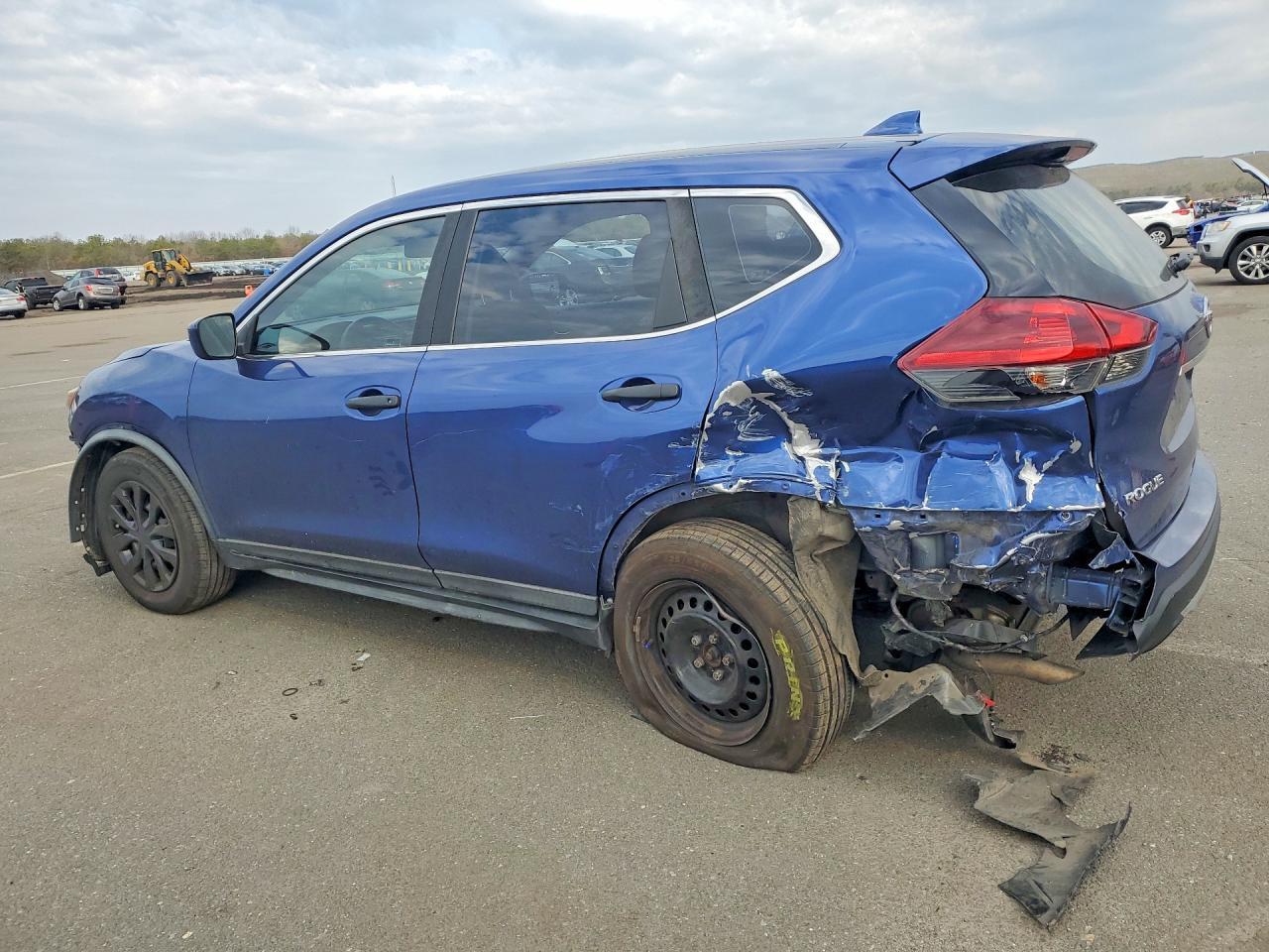 Nissan Rogue - zdjęcie 2