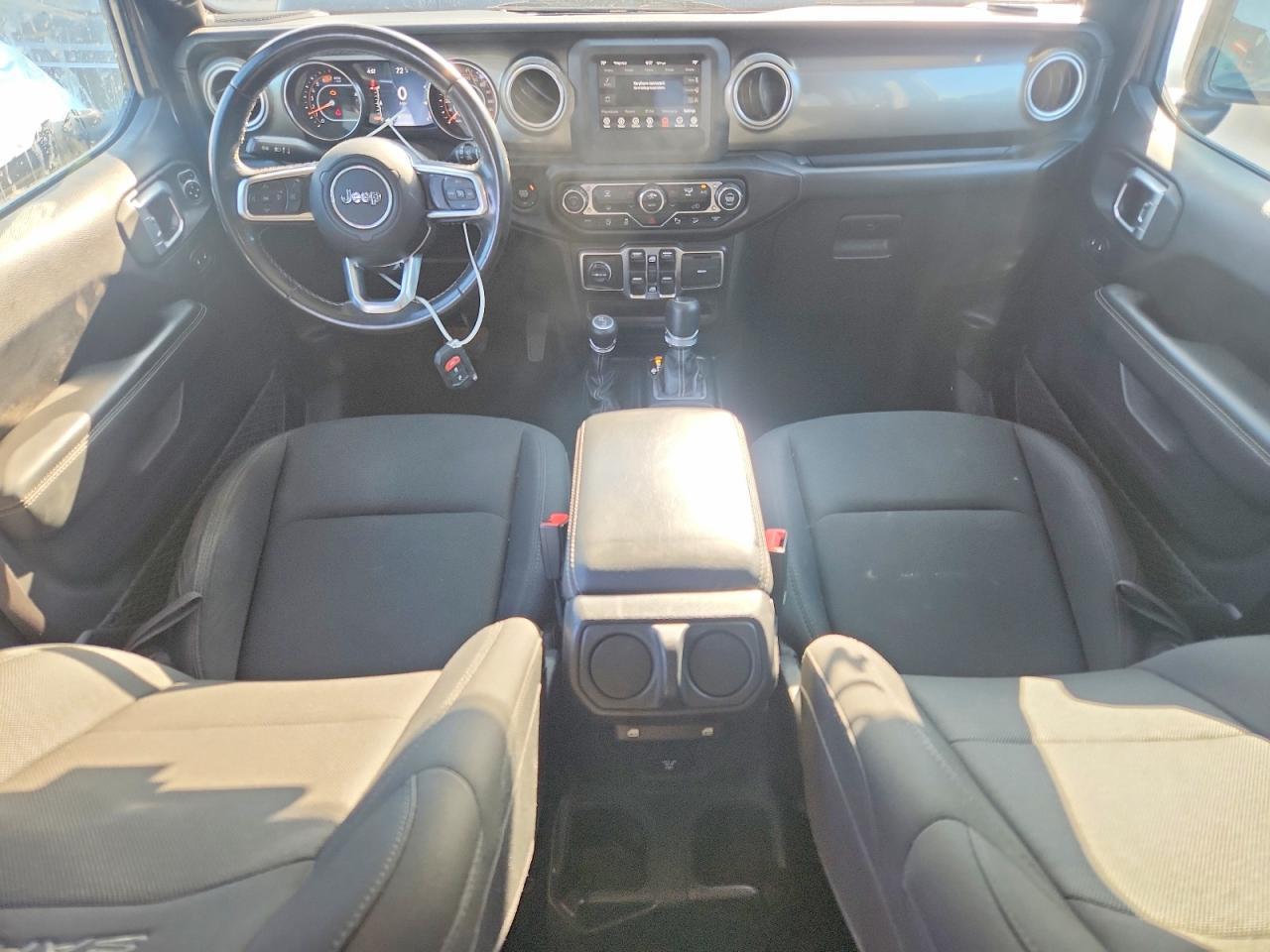 2019 Jeep Wrangler Unlimited Sahara - zdjęcie 8