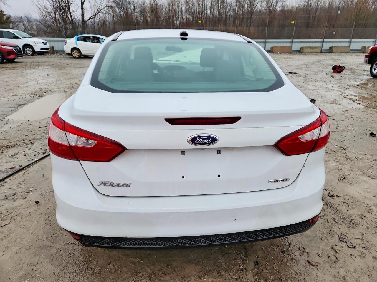 2014 Ford Focus S - zdjęcie 6