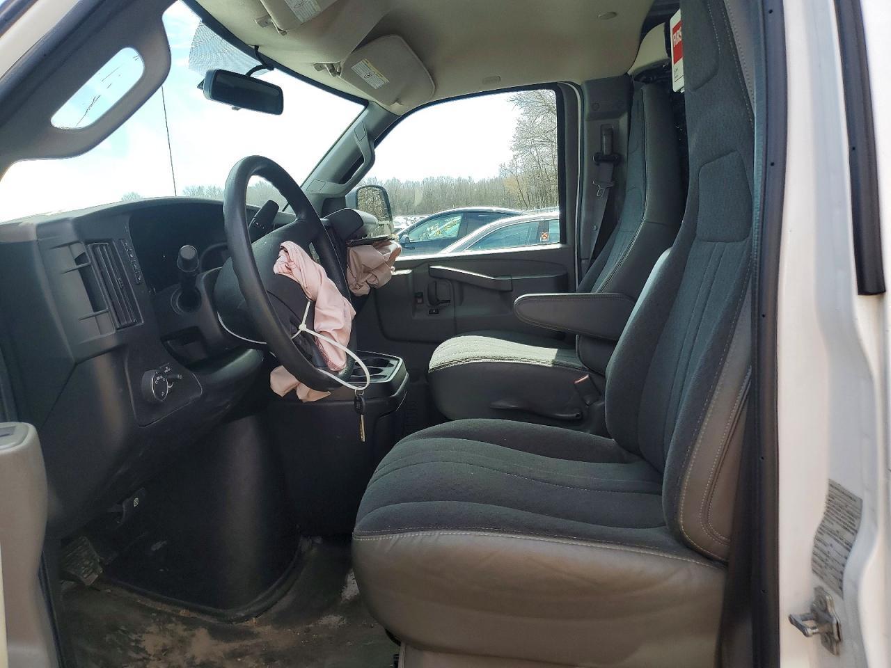 2019 Chevrolet Express G2500 - zdjęcie 7