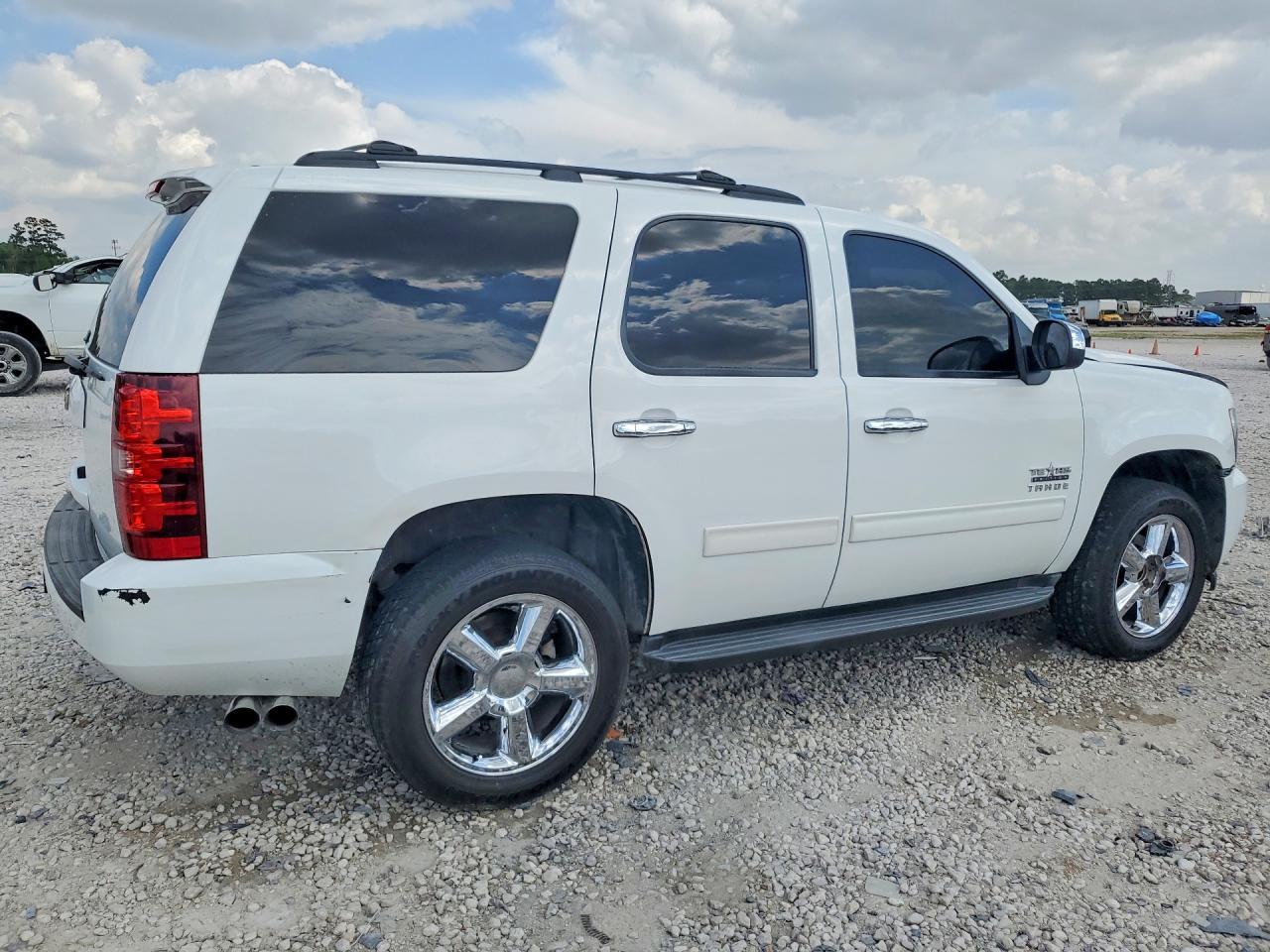 2014 Chevrolet Tahoe C1500 Ls - zdjęcie 3