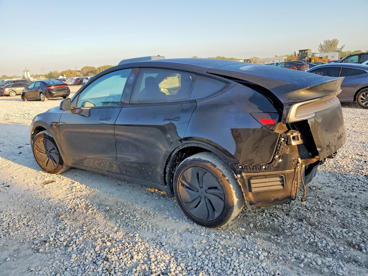 2026 Tesla Model Y - zdjęcie 2
