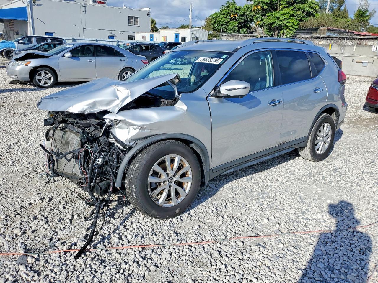 2018 Nissan Rogue Sv - zdjęcie główne
