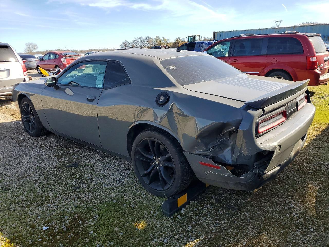 2017 Dodge Challenger Sxt - zdjęcie 2