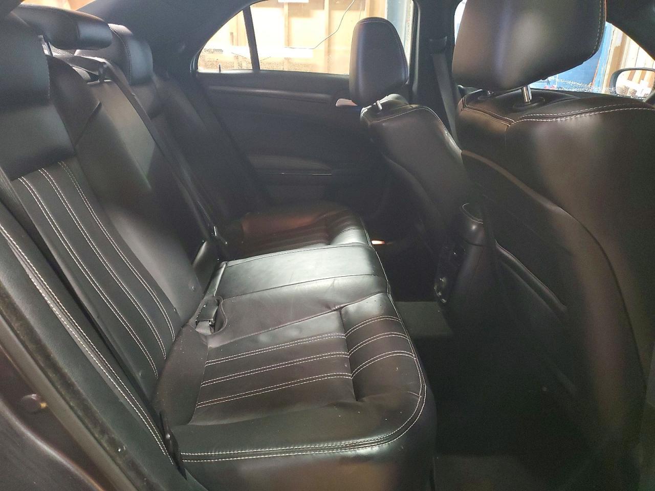 2014 Chrysler 300 S - zdjęcie 10