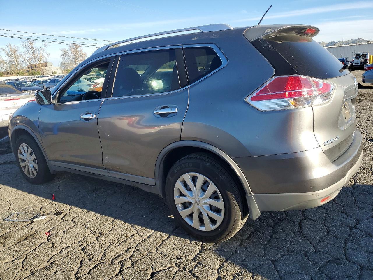 2016 Nissan Rogue S - zdjęcie 2