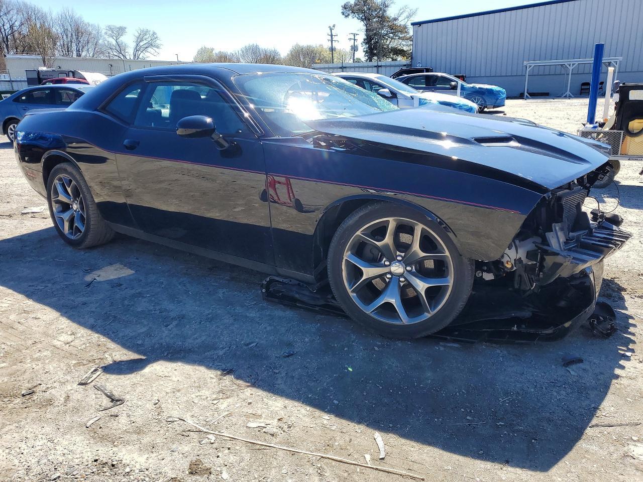 2016 Dodge Challenger Sxt - zdjęcie 4