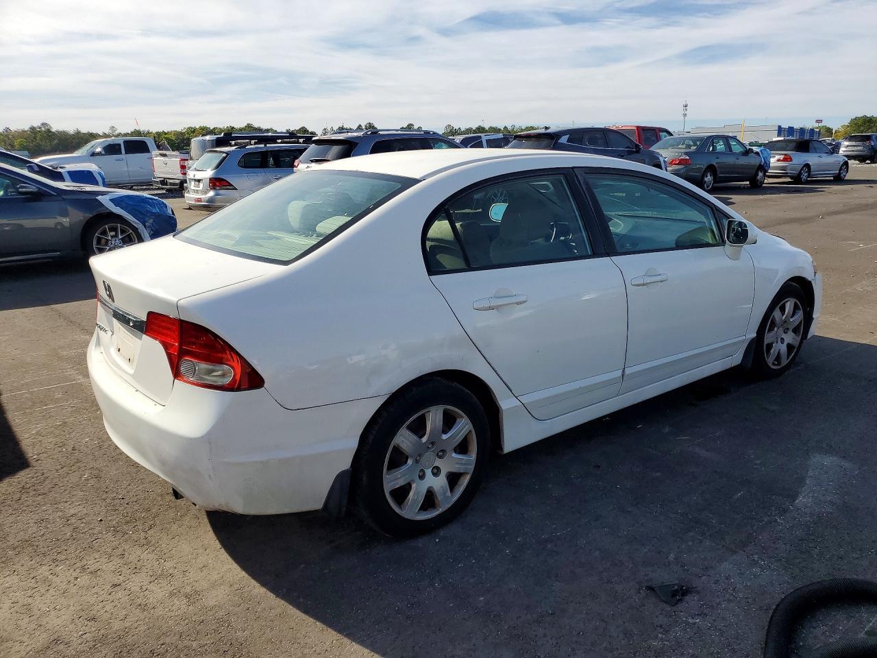 2025 Honda Civic Lx - zdjęcie 3