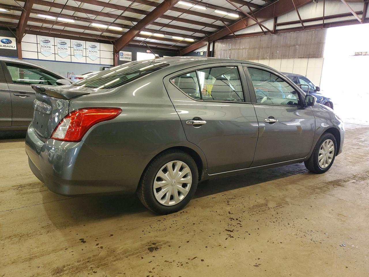 2019 Nissan Versa Sv - zdjęcie 3