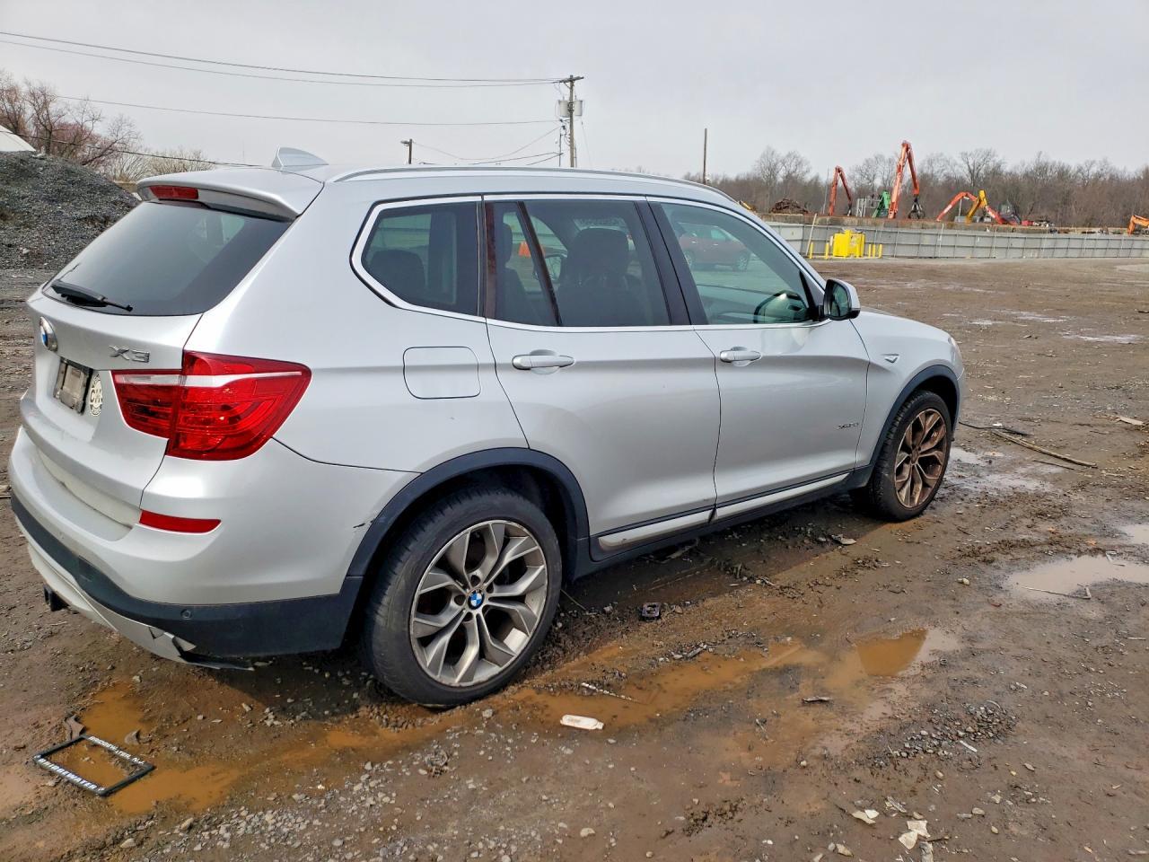 2016 BMW X3 xDrive28I - zdjęcie 3