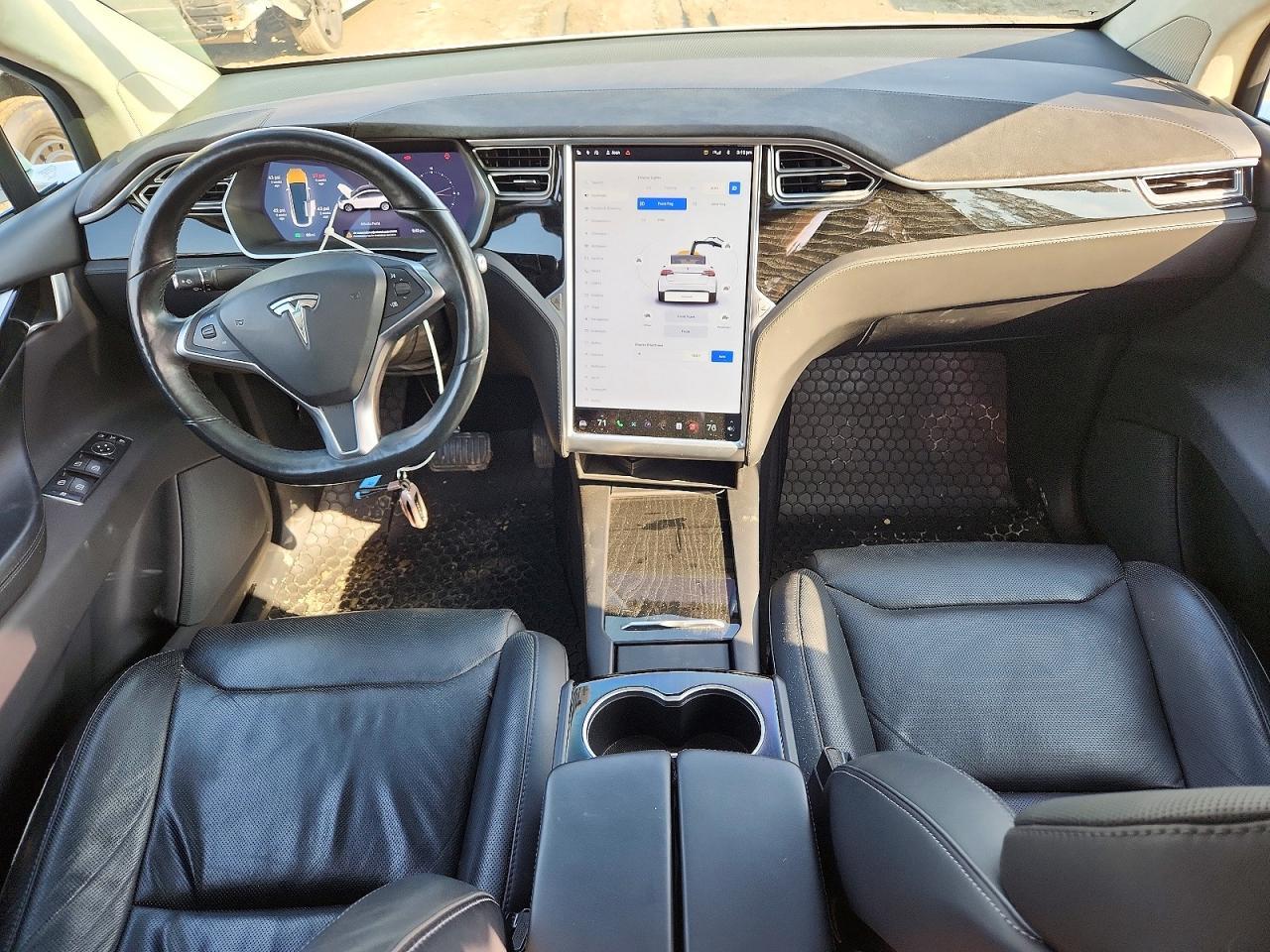 2016 Tesla Model X - zdjęcie 8
