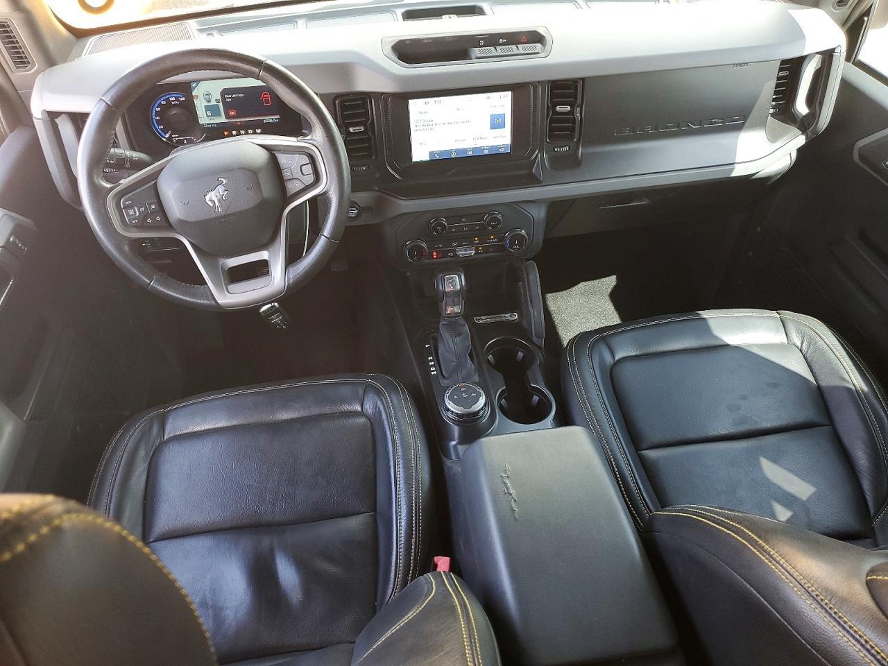 2022 Ford Bronco Base - zdjęcie 8