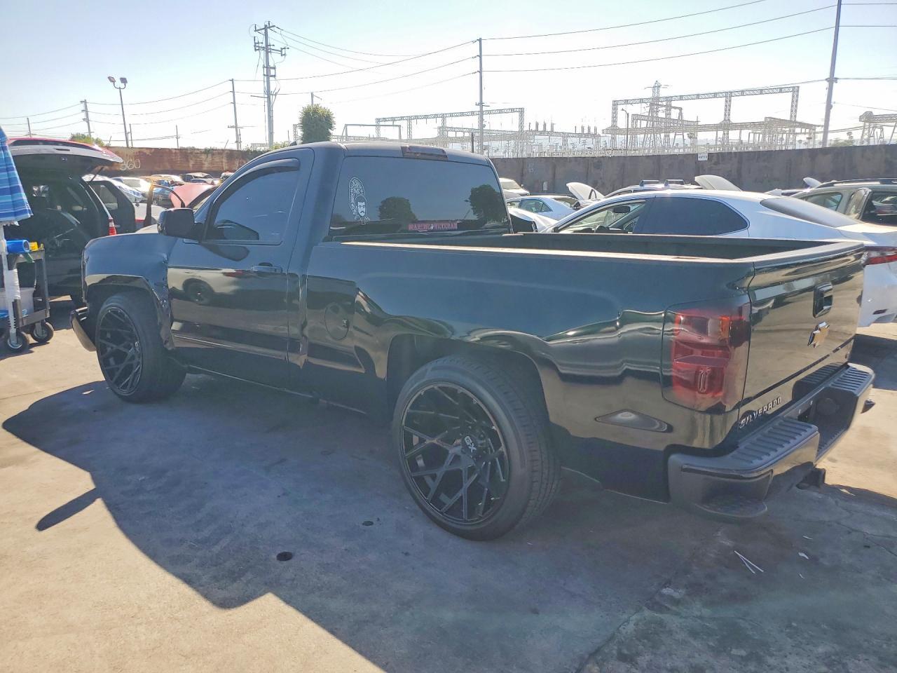 2017 Chevrolet Silverado C1500 Lt - zdjęcie 2