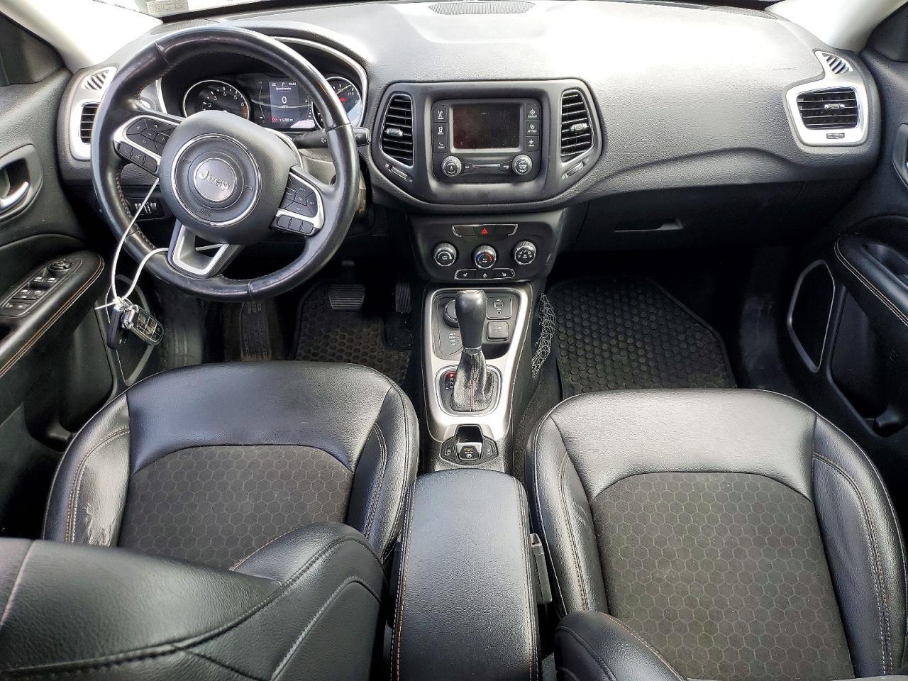 2018 Jeep Compass Latitude - zdjęcie 8