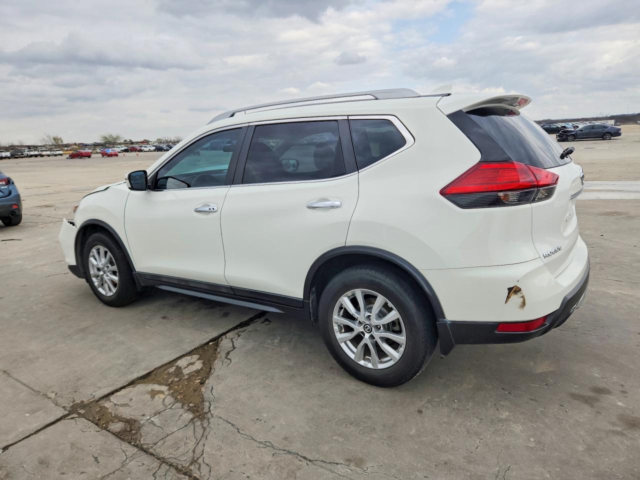 2017 Nissan Rogue Sv - zdjęcie 2