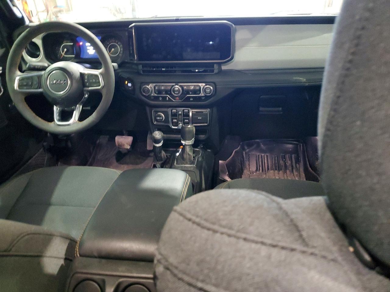 2024 Jeep Wrangler Sahara - zdjęcie 8