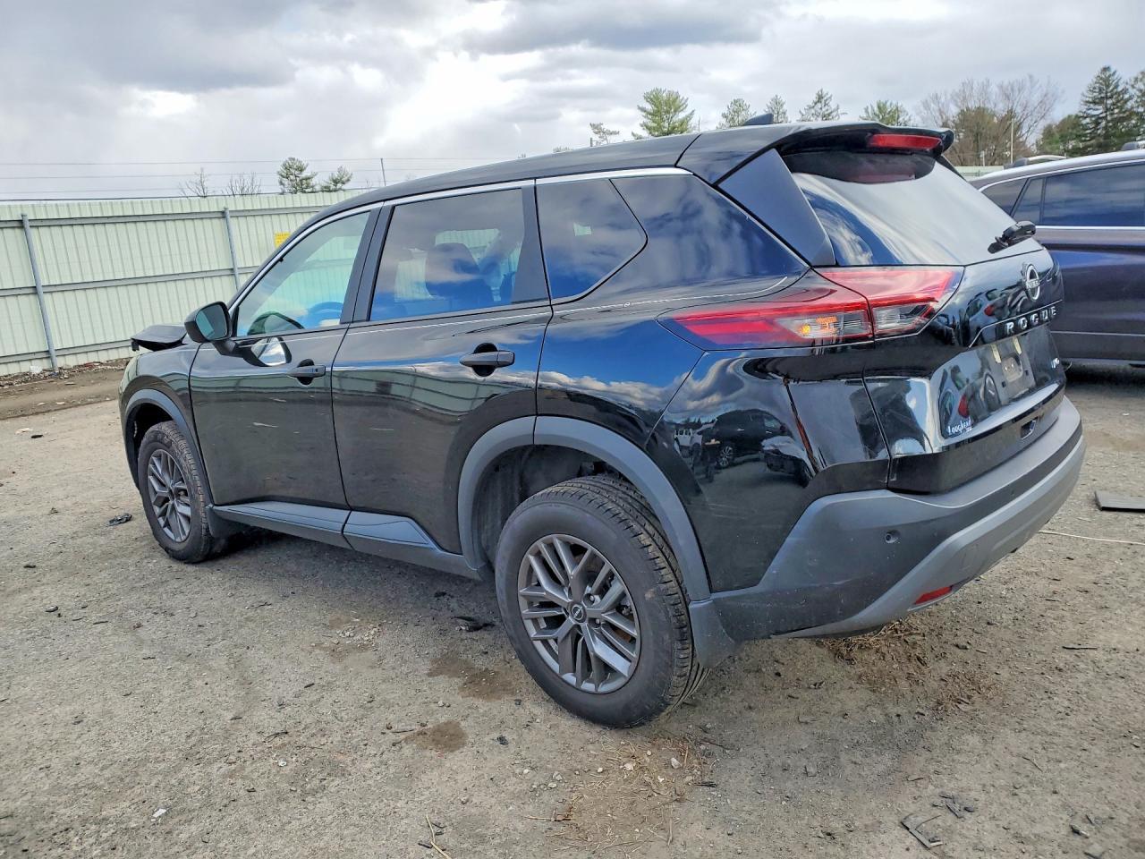 2023 Nissan Rogue S - zdjęcie 2