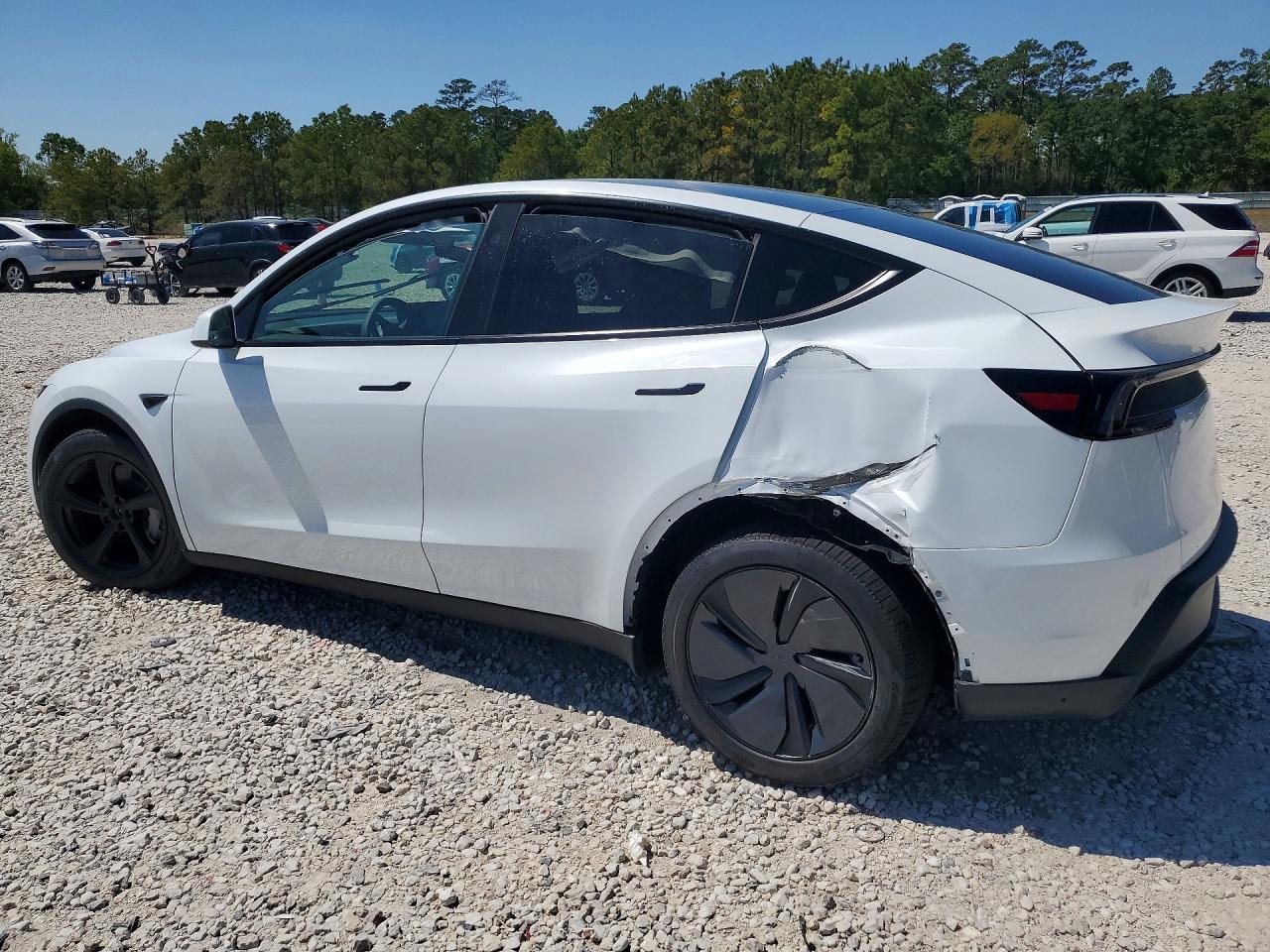 2026 Tesla Model Y - zdjęcie 2