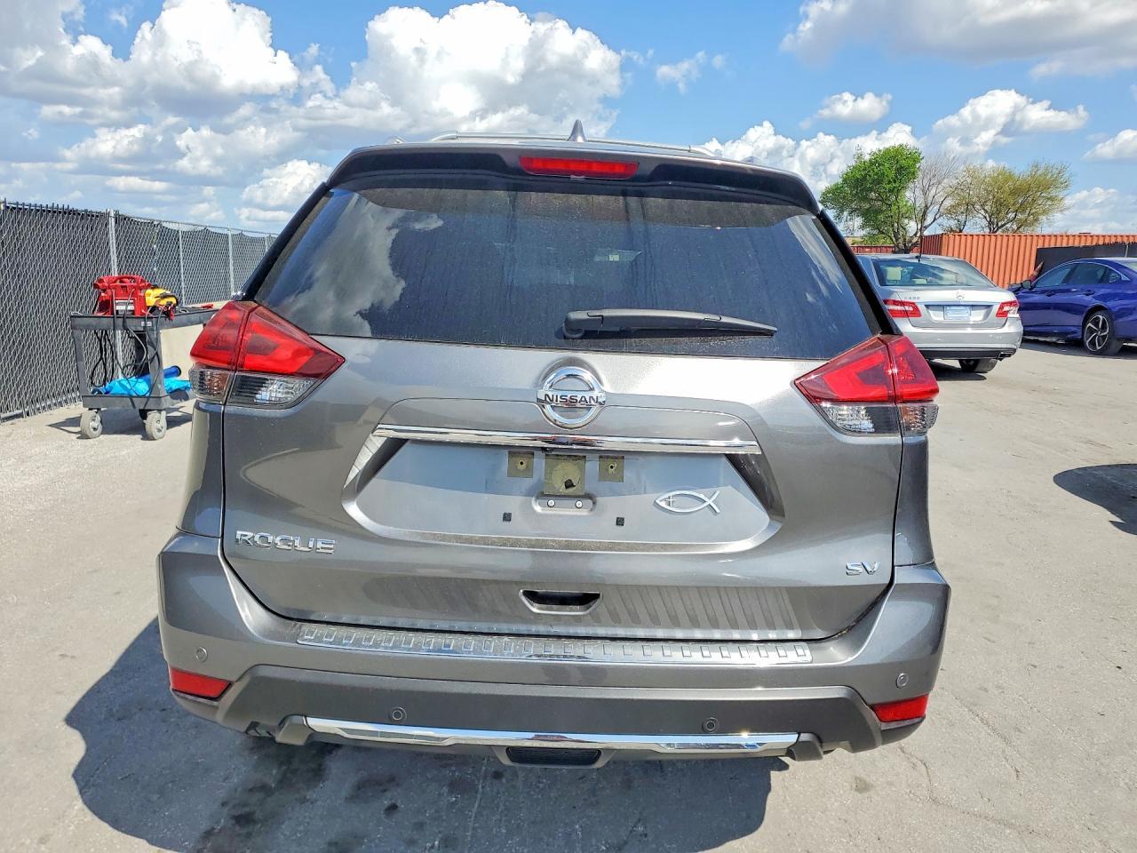 2020 Nissan Rogue Sv - zdjęcie 6