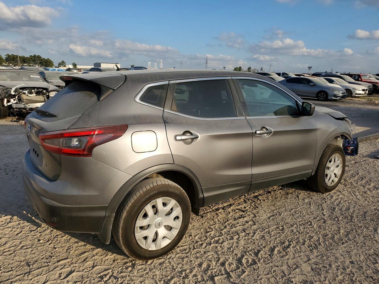 2020 Nissan Rogue Sport S - zdjęcie 3