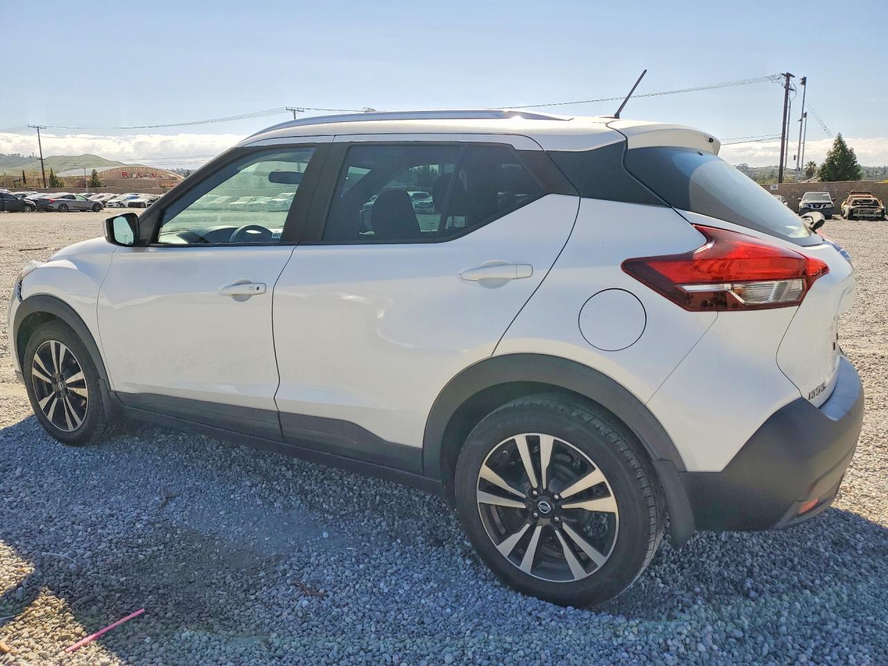 2018 Nissan Kicks Sv - zdjęcie 2