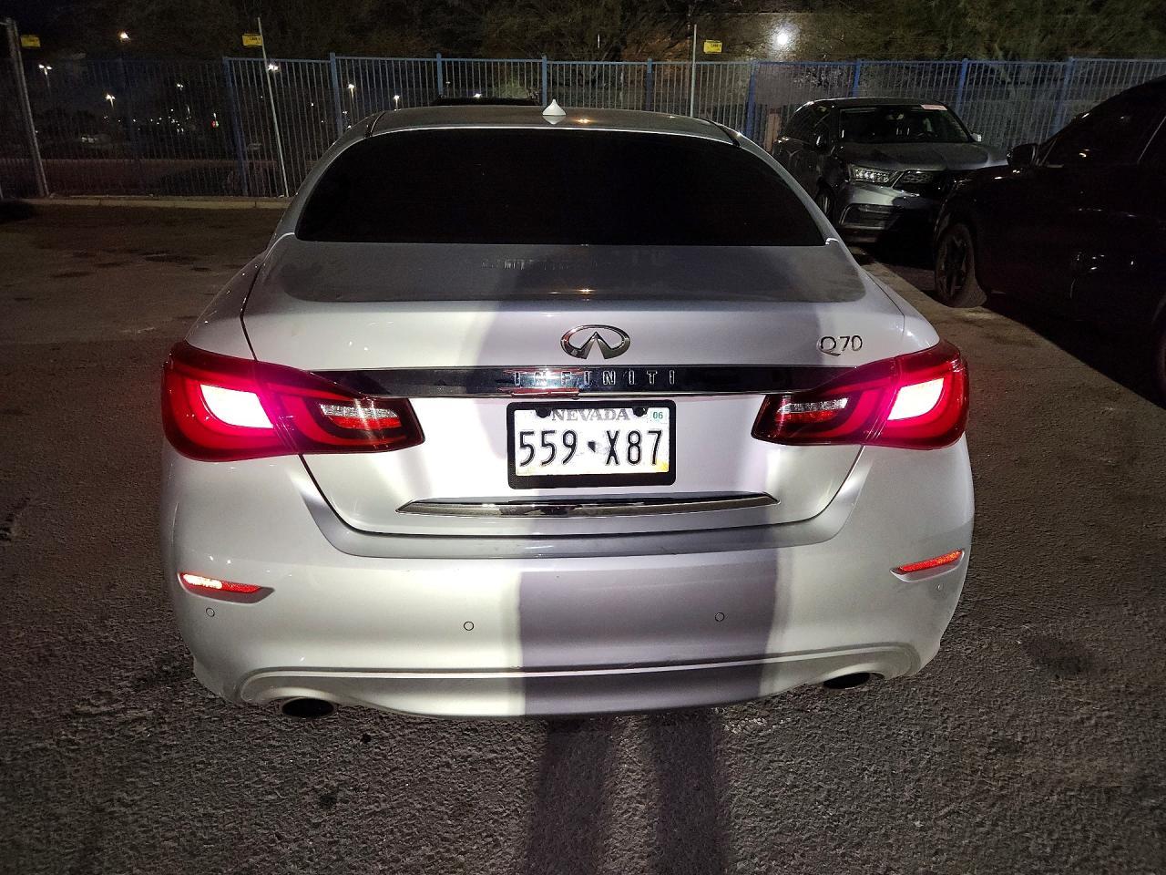 2018 Infiniti Q70 3.7 Luxe - zdjęcie 6