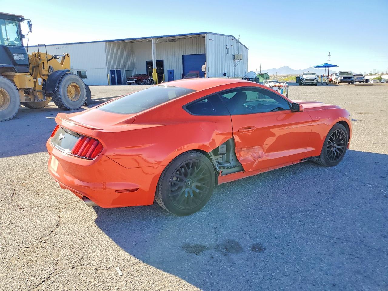 2015 Ford Mustang - zdjęcie 3