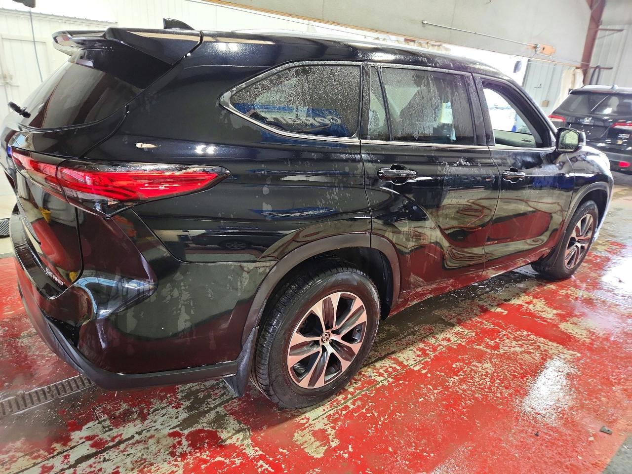 2021 Toyota Highlander Xle - zdjęcie 3