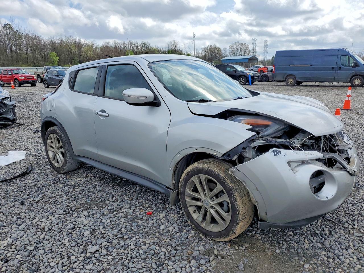 2015 Nissan Juke S - zdjęcie 4