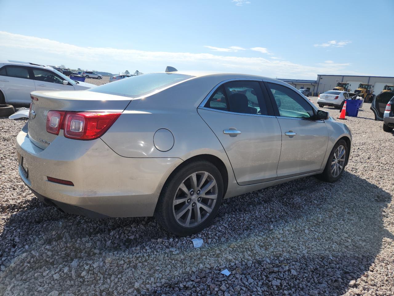2014 Chevrolet Malibu - zdjęcie 3