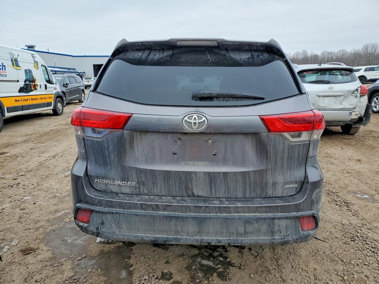 2017 Toyota Highlander Le - zdjęcie 6