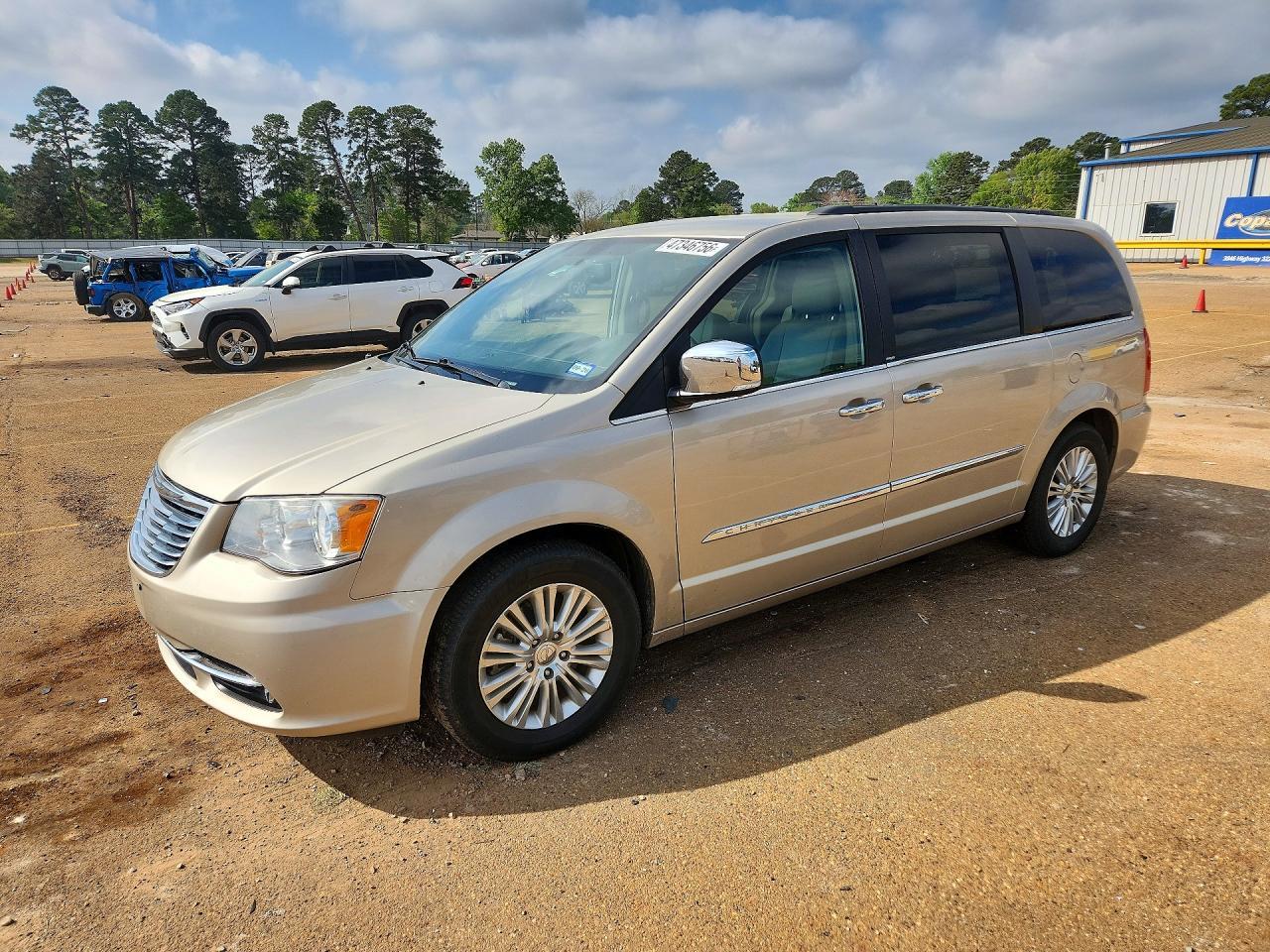 2013 Chrysler Town & Country Touring L - zdjęcie główne