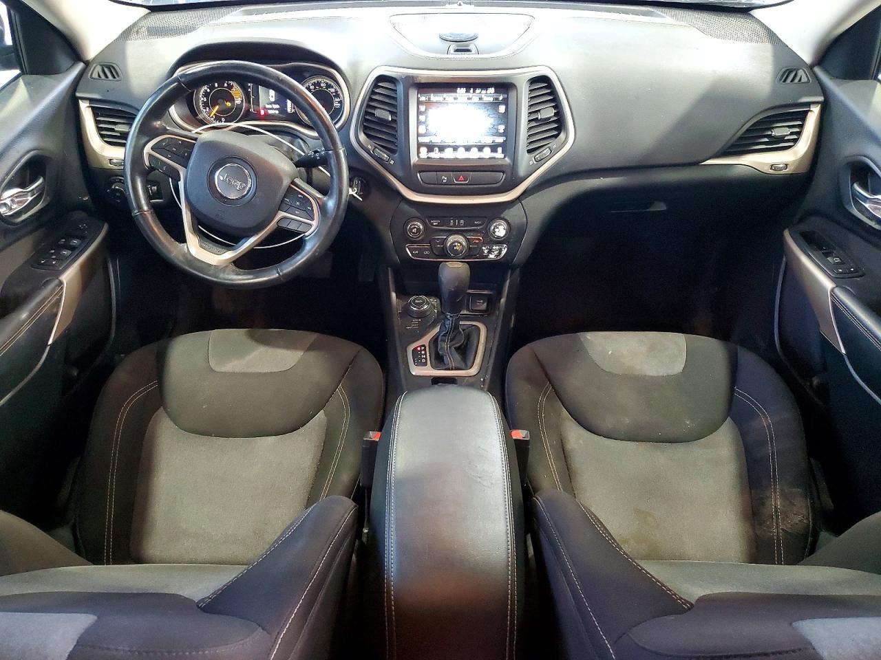 2018 Jeep Cherokee Latitude - zdjęcie 8