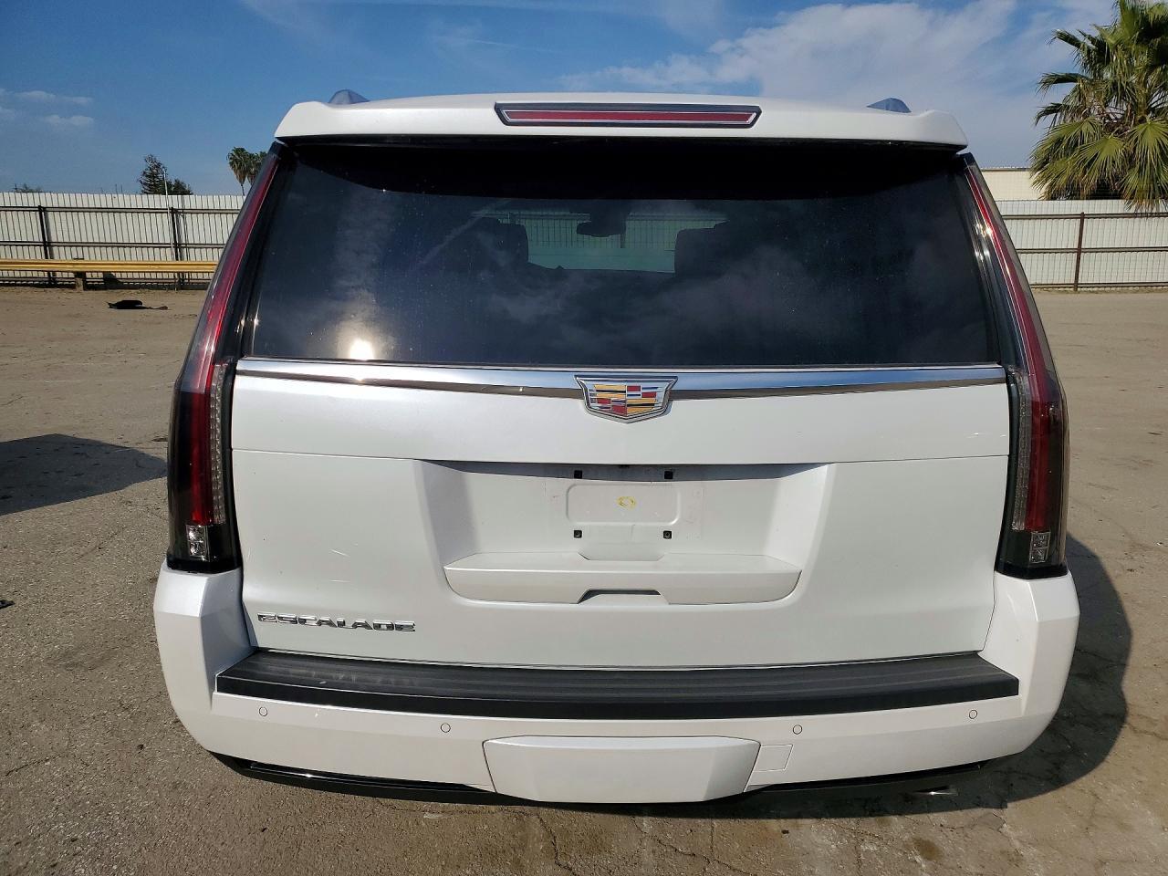 2016 Cadillac Escalade Platinum - zdjęcie 6