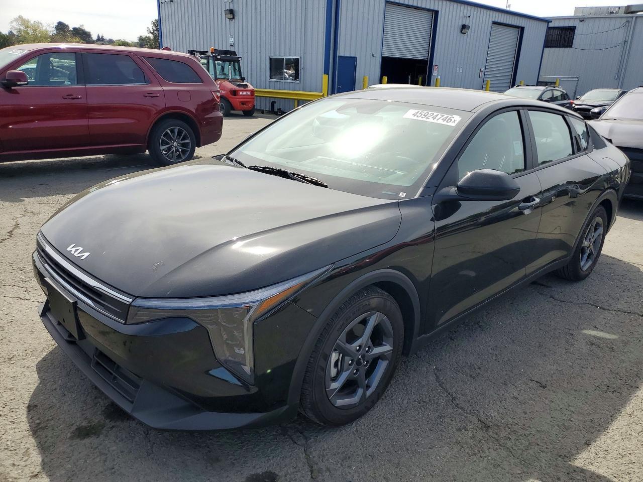 2025 Kia K4 Lxs - zdjęcie główne