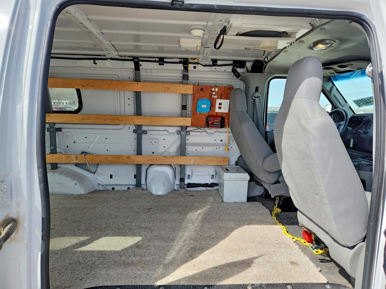 2013 Ford Econoline E250 Van - zdjęcie 10