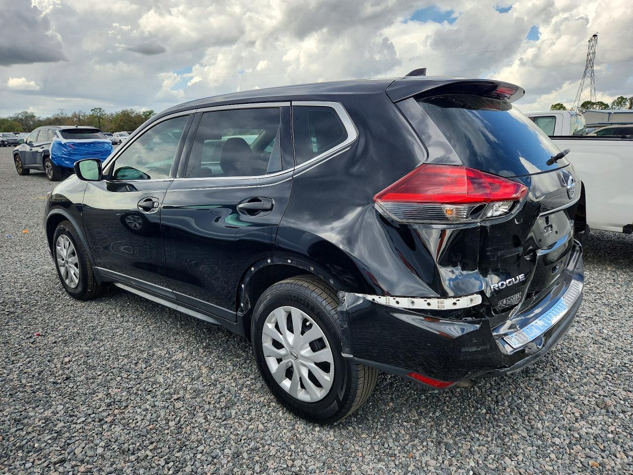 2018 Nissan Rogue S - zdjęcie 2