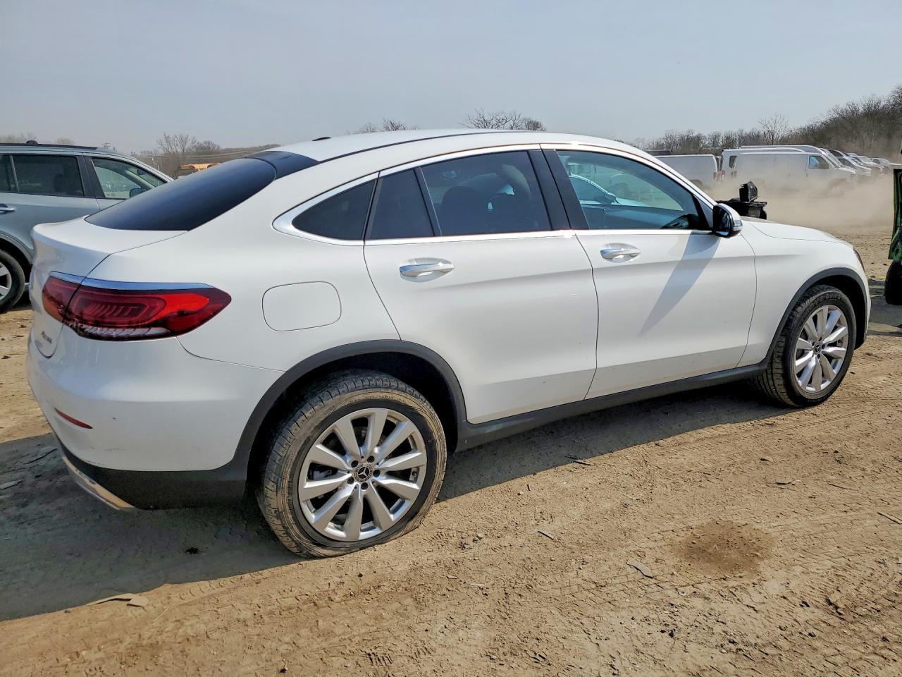 2020 Mercedes-Benz Glc Coupe 300 4Matic - zdjęcie 3
