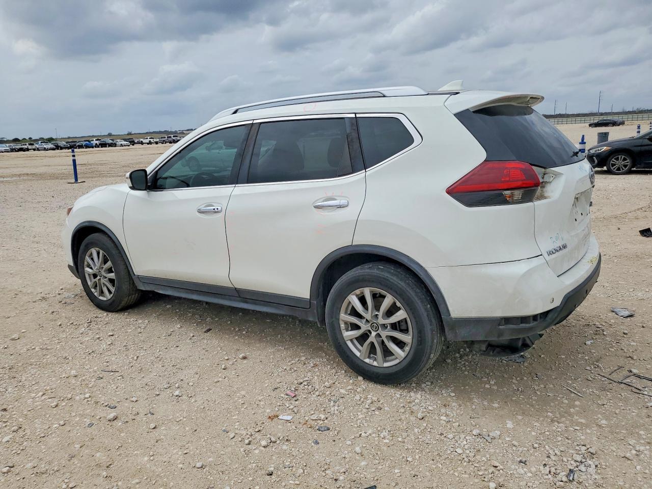 2019 Nissan Rogue Sv - zdjęcie 2