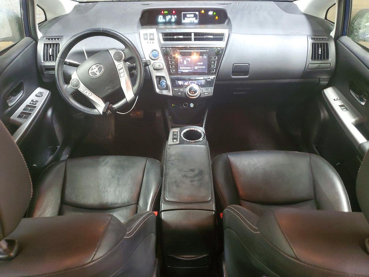 2016 Toyota Prius V Four - zdjęcie 8