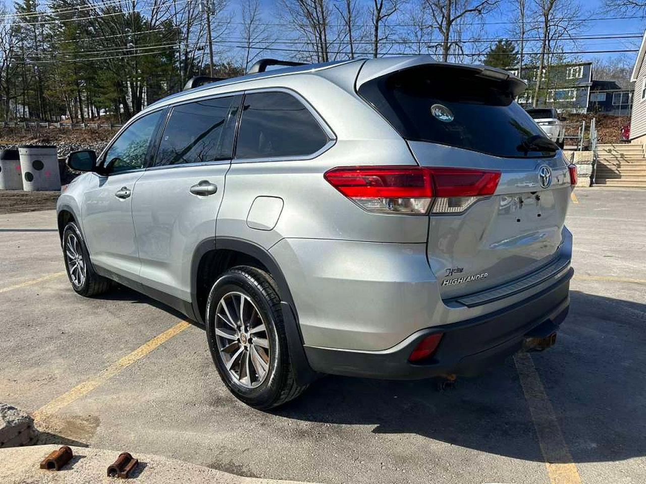 2019 Toyota Highlander Xle - zdjęcie 2